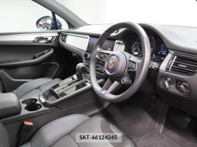 Porsche MACAN 2024-10 7359304-14