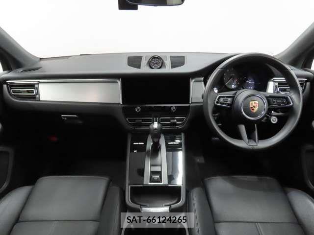 Porsche MACAN 2024-10 7359304-19