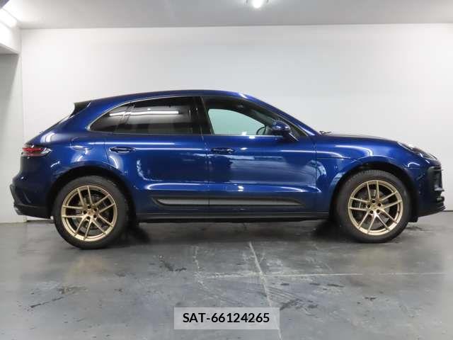 Porsche MACAN 2024-10 7359304-4