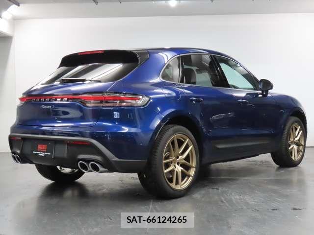 Porsche MACAN 2024-10 7359304-5