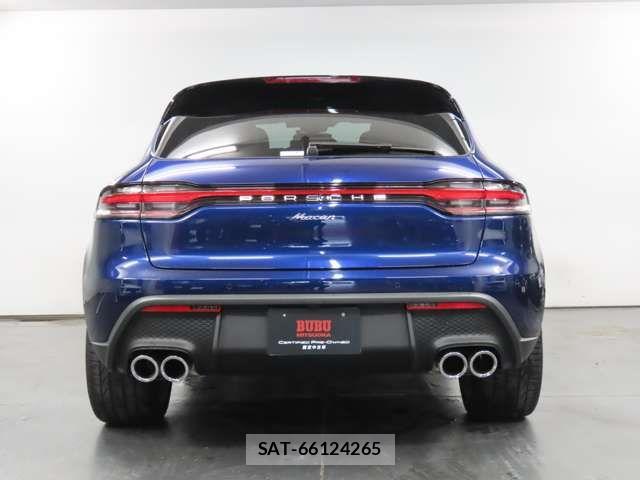 Porsche MACAN 2024-10 7359304-6