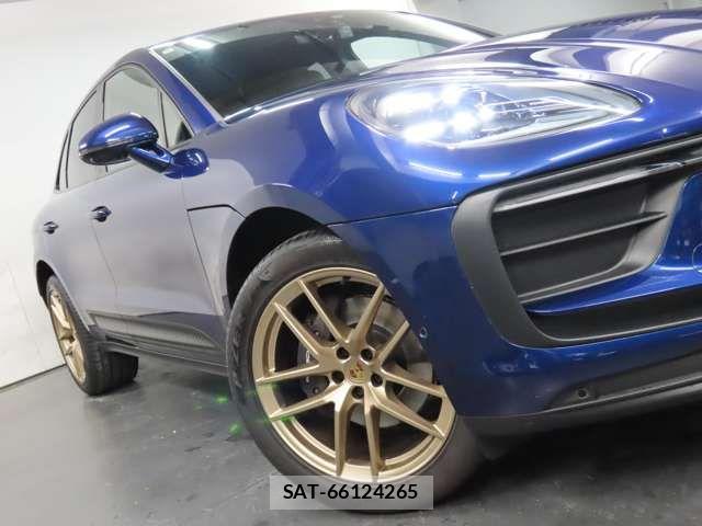 Porsche MACAN 2024-10 7359304-8