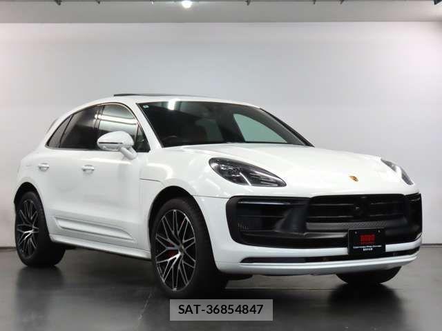 Porsche MACAN 2022-04 7393542-2