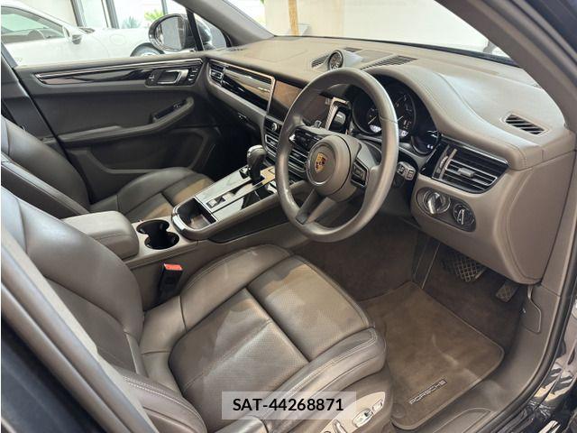 Porsche MACAN 2022-12 7456779-9