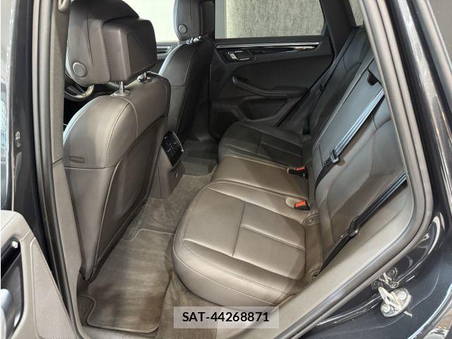 Porsche MACAN 2022-12 7456779-13