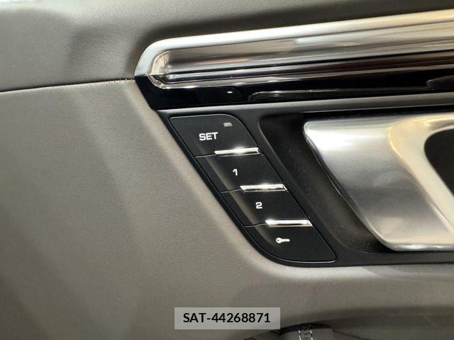 Porsche MACAN 2022-12 7456779-15