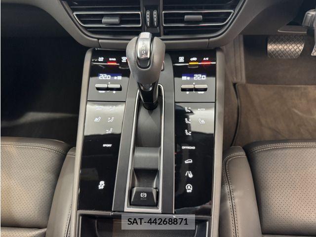 Porsche MACAN 2022-12 7456779-17