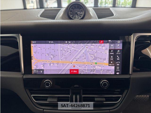 Porsche MACAN 2022-12 7456779-18