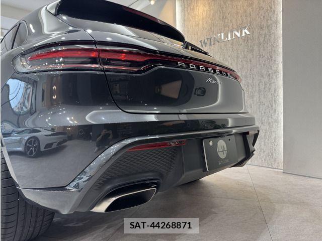 Porsche MACAN 2022-12 7456779-6