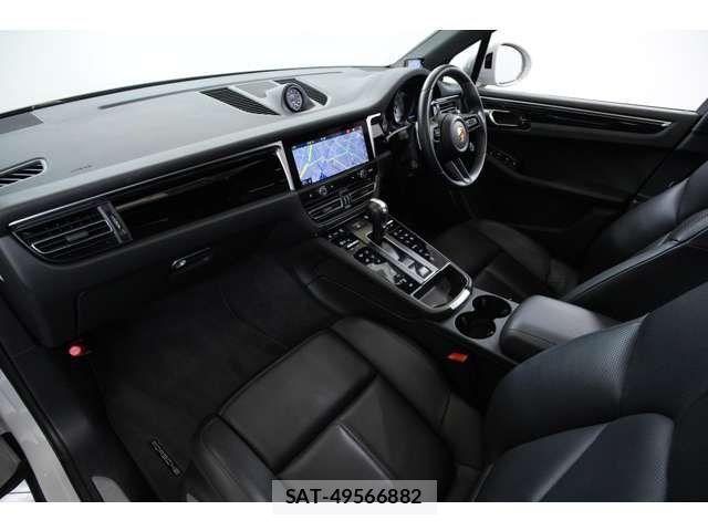 Porsche MACAN 2023-07 7509695-14