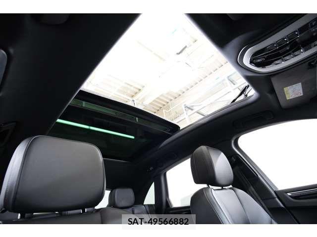 Porsche MACAN 2023-07 7509695-1