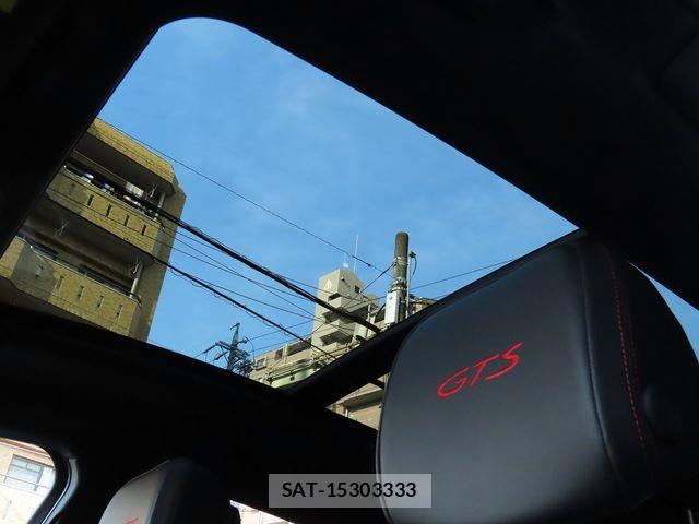 Porsche MACAN 2023-11 7509689-19