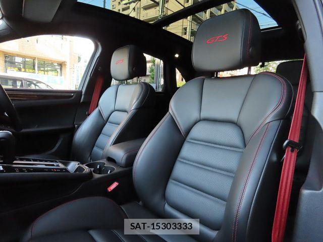 Porsche MACAN 2023-11 7509689-22