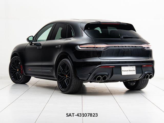 Porsche MACAN 2023-08 7502237-9