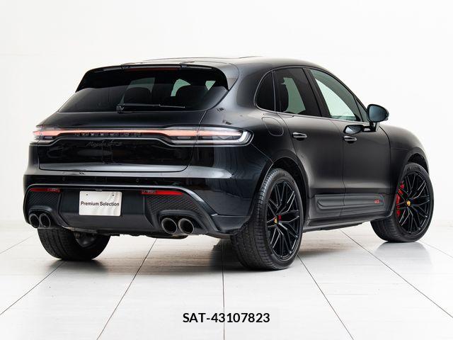 Porsche MACAN 2023-08 7502237-13