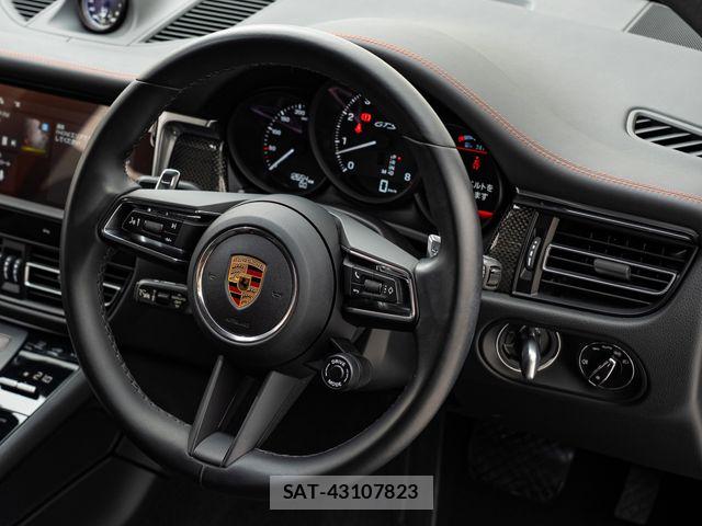 Porsche MACAN 2023-08 7502237-19