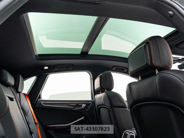 Porsche MACAN 2023-08 7502237-3