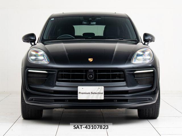 Porsche MACAN 2023-08 7502237-4