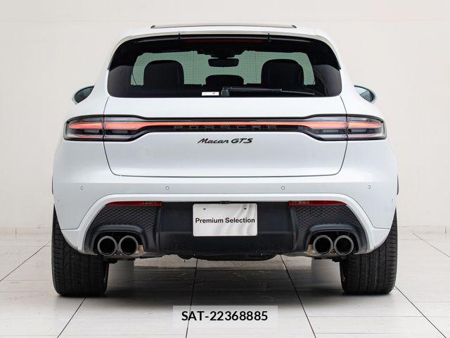 Porsche MACAN 2023-09 7502236-10