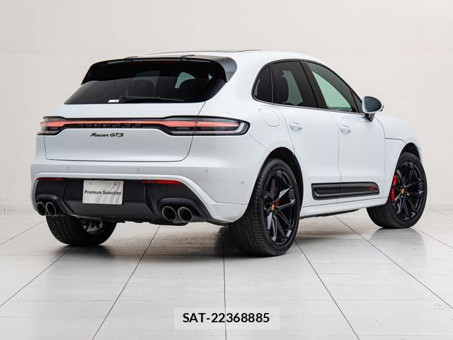 Porsche MACAN 2023-09 7502236-11
