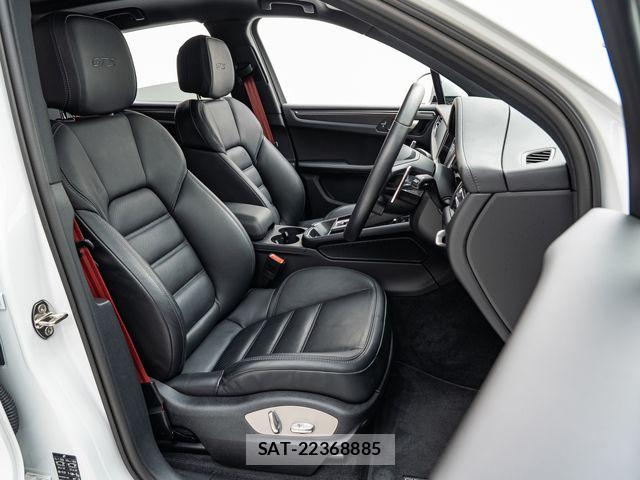 Porsche MACAN 2023-09 7502236-13