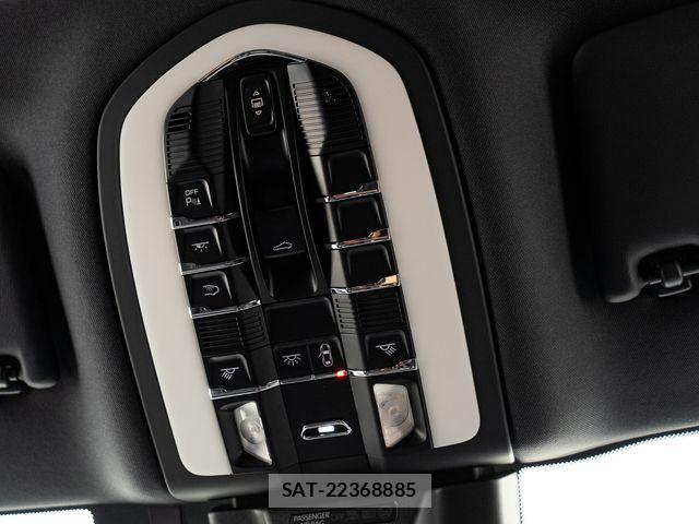 Porsche MACAN 2023-09 7502236-14