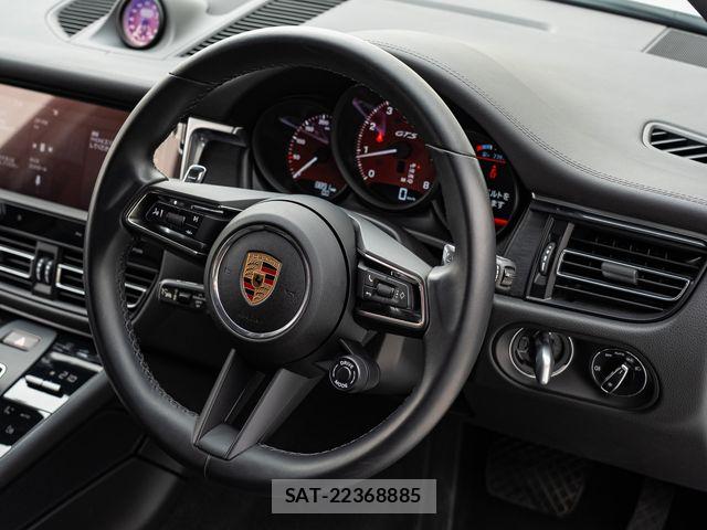 Porsche MACAN 2023-09 7502236-18