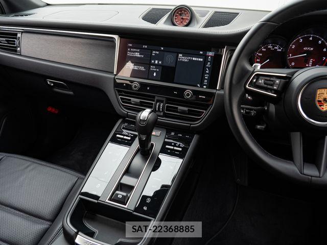 Porsche MACAN 2023-09 7502236-20