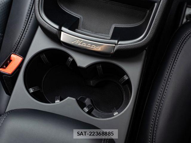 Porsche MACAN 2023-09 7502236-23