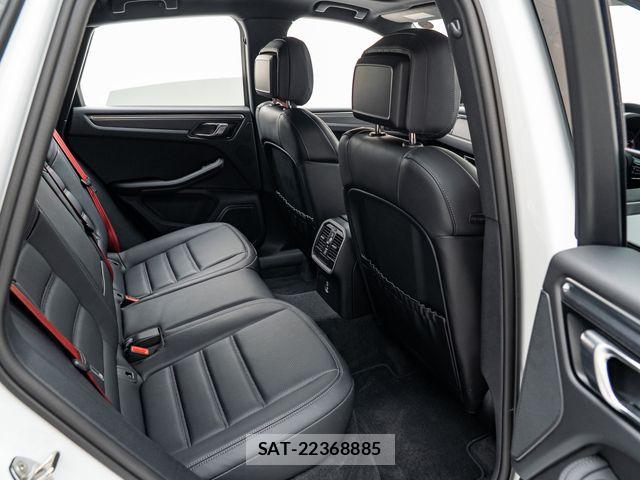 Porsche MACAN 2023-09 7502236-26