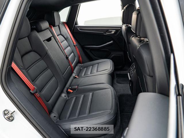 Porsche MACAN 2023-09 7502236-27