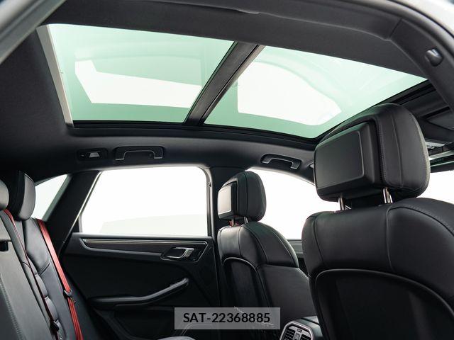 Porsche MACAN 2023-09 7502236-2