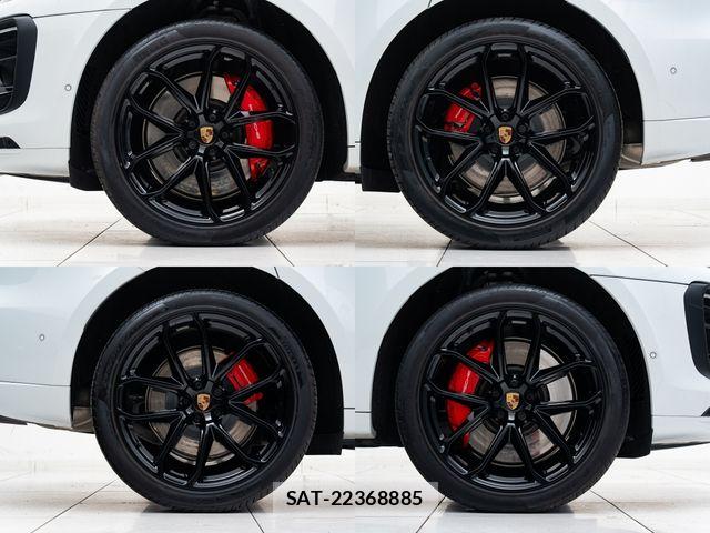 Porsche MACAN 2023-09 7502236-7
