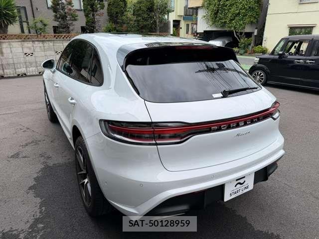 Porsche MACAN 2025-07 7619183-17