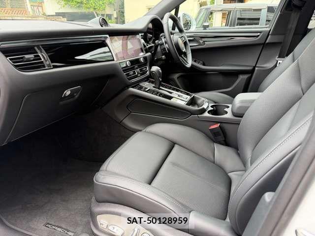 Porsche MACAN 2025-07 7619183-18
