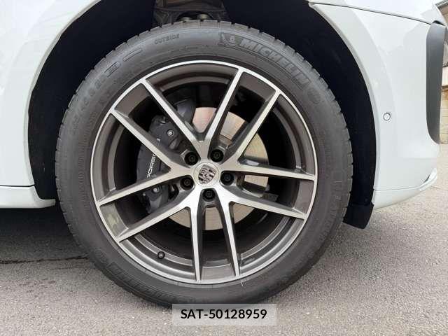 Porsche MACAN 2025-07 7619183-4