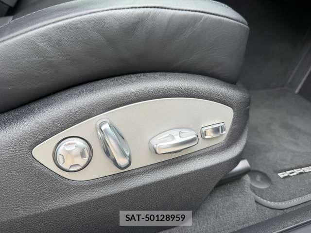 Porsche MACAN 2025-07 7619183-8
