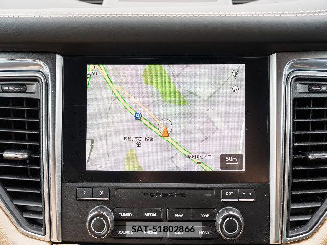 Porsche MACAN 2017-09 7619185-9