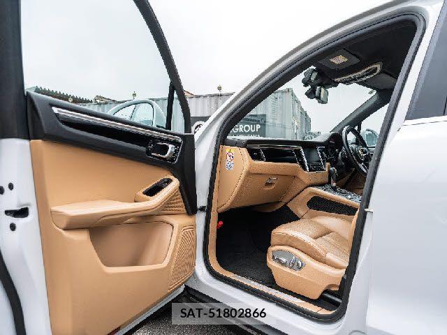 Porsche MACAN 2017-09 7619185-23