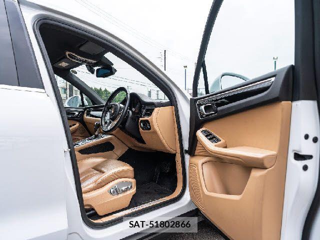 Porsche MACAN 2017-09 7619185-24
