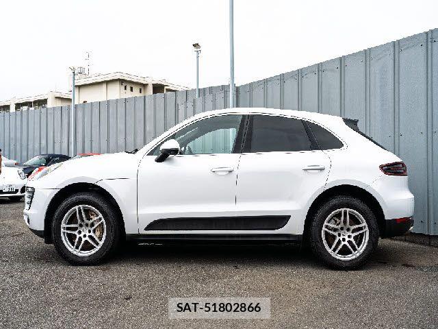 Porsche MACAN 2017-09 7619185-26