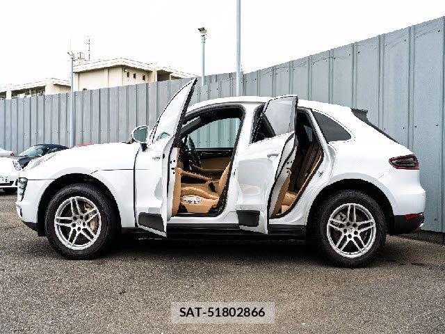 Porsche MACAN 2017-09 7619185-27