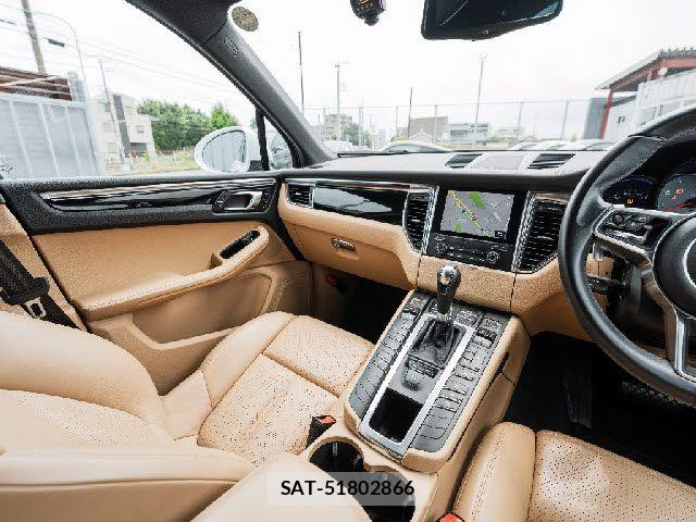 Porsche MACAN 2017-09 7619185-2