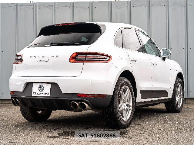 Porsche MACAN 2017-09 7619185-4