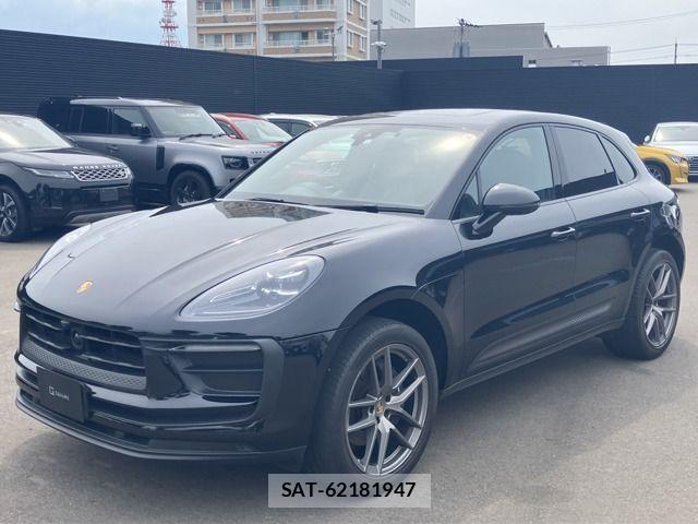 Porsche MACAN 2023-03 7619184-0