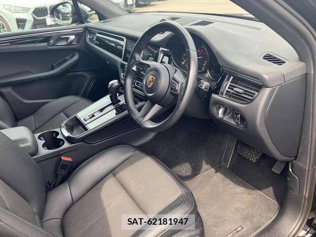 Porsche MACAN 2023-03 7619184-10