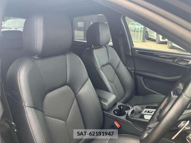 Porsche MACAN 2023-03 7619184-11