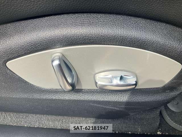 Porsche MACAN 2023-03 7619184-12