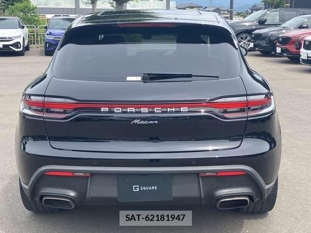 Porsche MACAN 2023-03 7619184-5