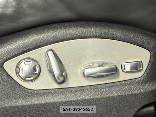 Porsche MACAN 2022-02 7727212-13
